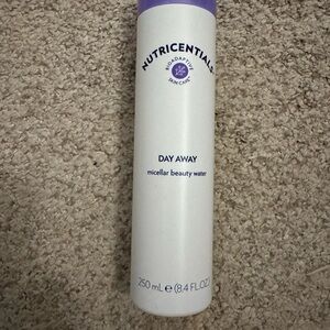 Day Away Micellar Beauty Water - Purple